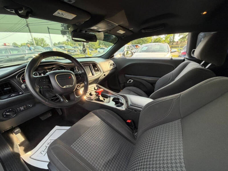 2017 Dodge Challenger SXT