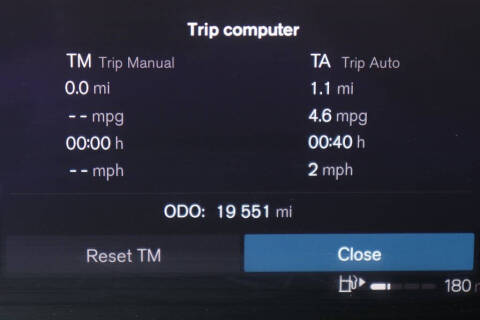 2024 Volvo XC60 B5 Core Dark Theme