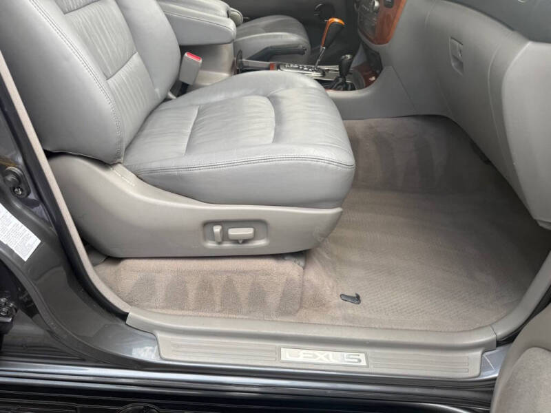 2003 Lexus LX 470