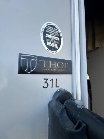 2014 Thor Motor Coach CHATEAU 31L