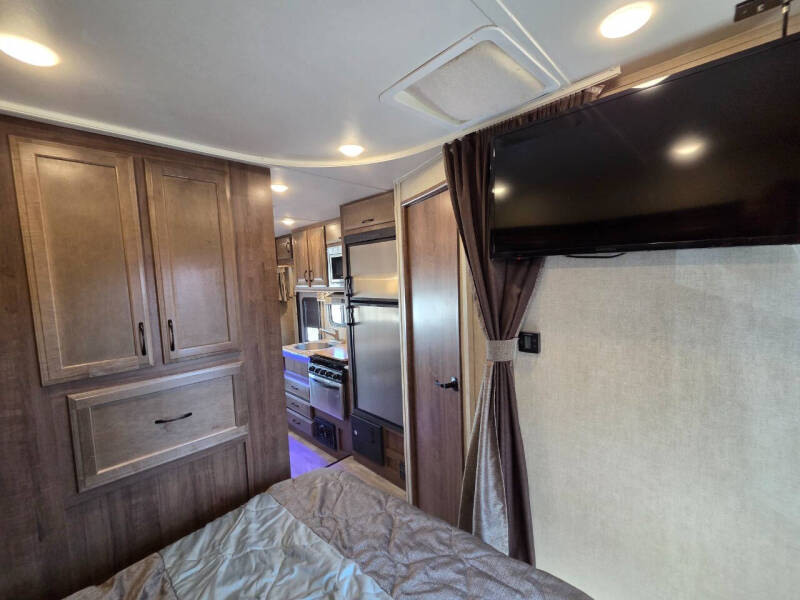 2018 Gulfstream Conquest
