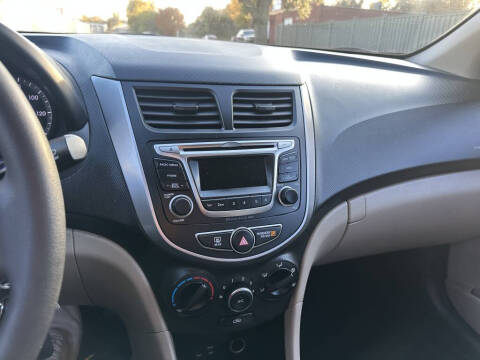 2016 Hyundai Accent SE