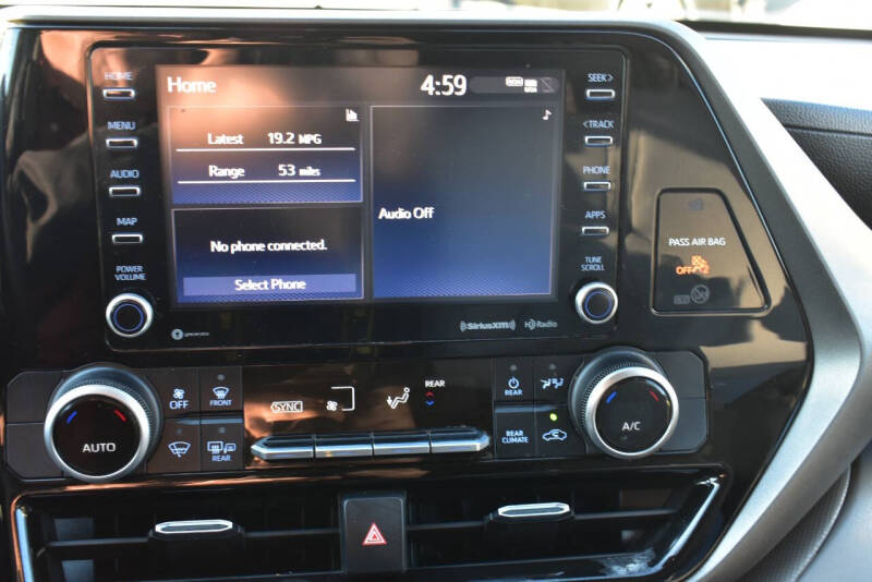 2021 Toyota Highlander LE