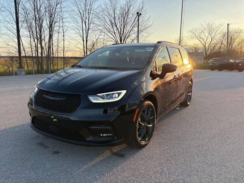 2026 Chrysler Pacifica Select