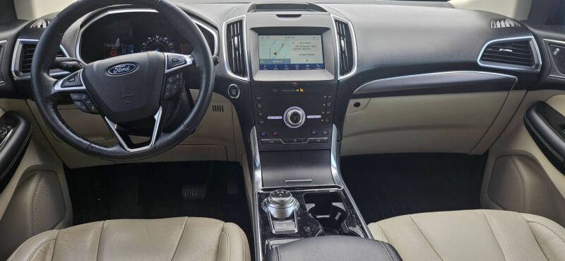 2020 Ford Edge Titanium