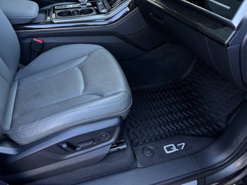 2025 Audi Q7 quattro Premium Plus 55 TFSI