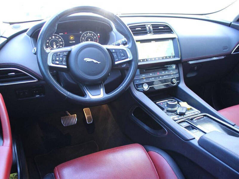 2020 Jaguar F-PACE Checkered Flag Limited Edition