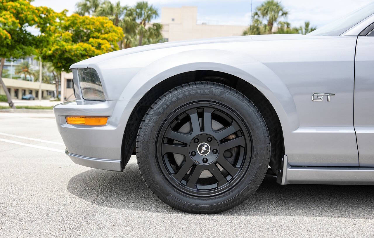 2006 Ford Mustang 18