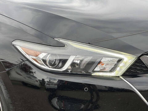 2017 Nissan Maxima Platinum