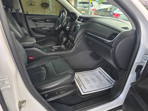 2017 Chevrolet Traverse LT