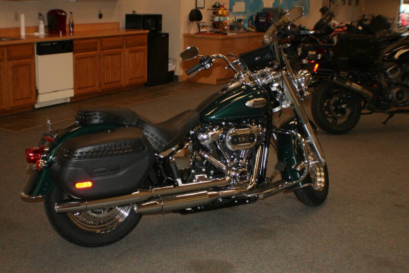 2024 Harley-Davidson FLHCS HERITAGE CLASSIC 114