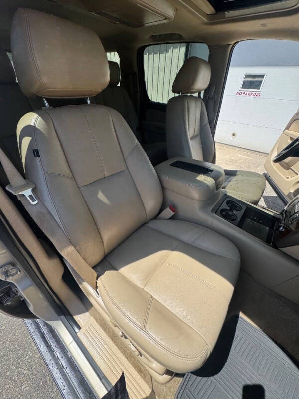 2012 Chevrolet Suburban LT