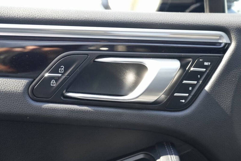 2023 Porsche Macan T