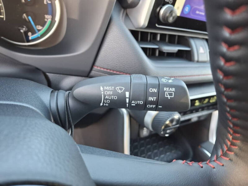 2025 Toyota RAV4 Plug-in Hybrid SE