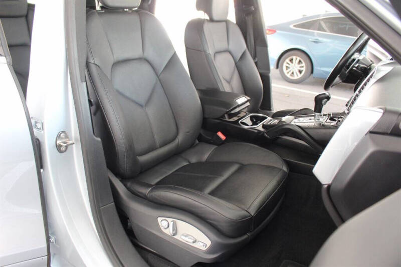 2016 Porsche Cayenne S E-Hybrid