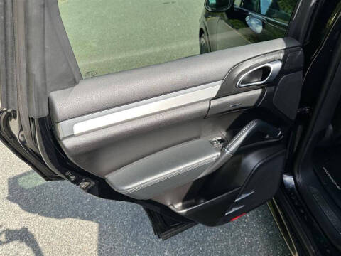 2013 Porsche Cayenne GTS