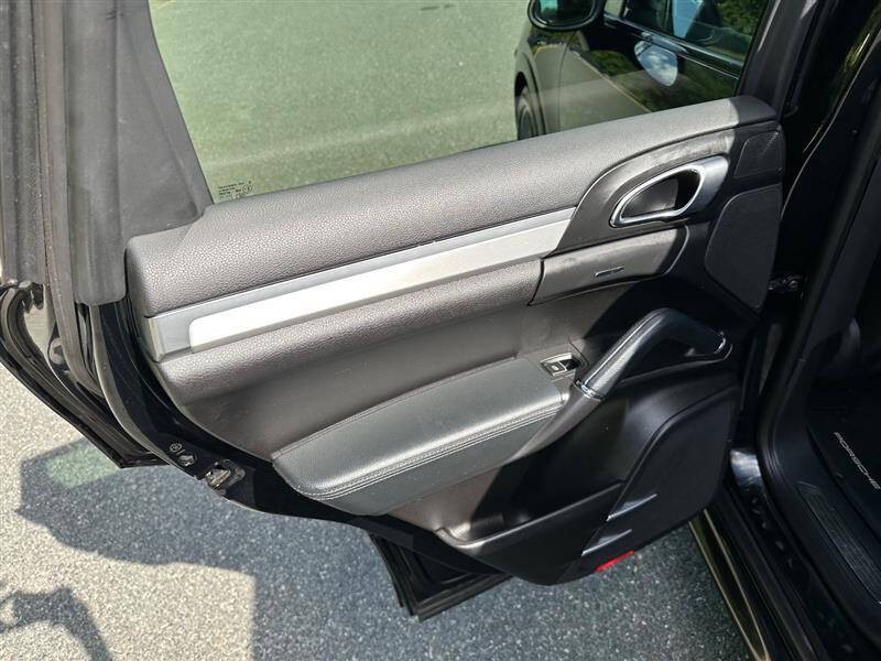 2013 Porsche Cayenne GTS