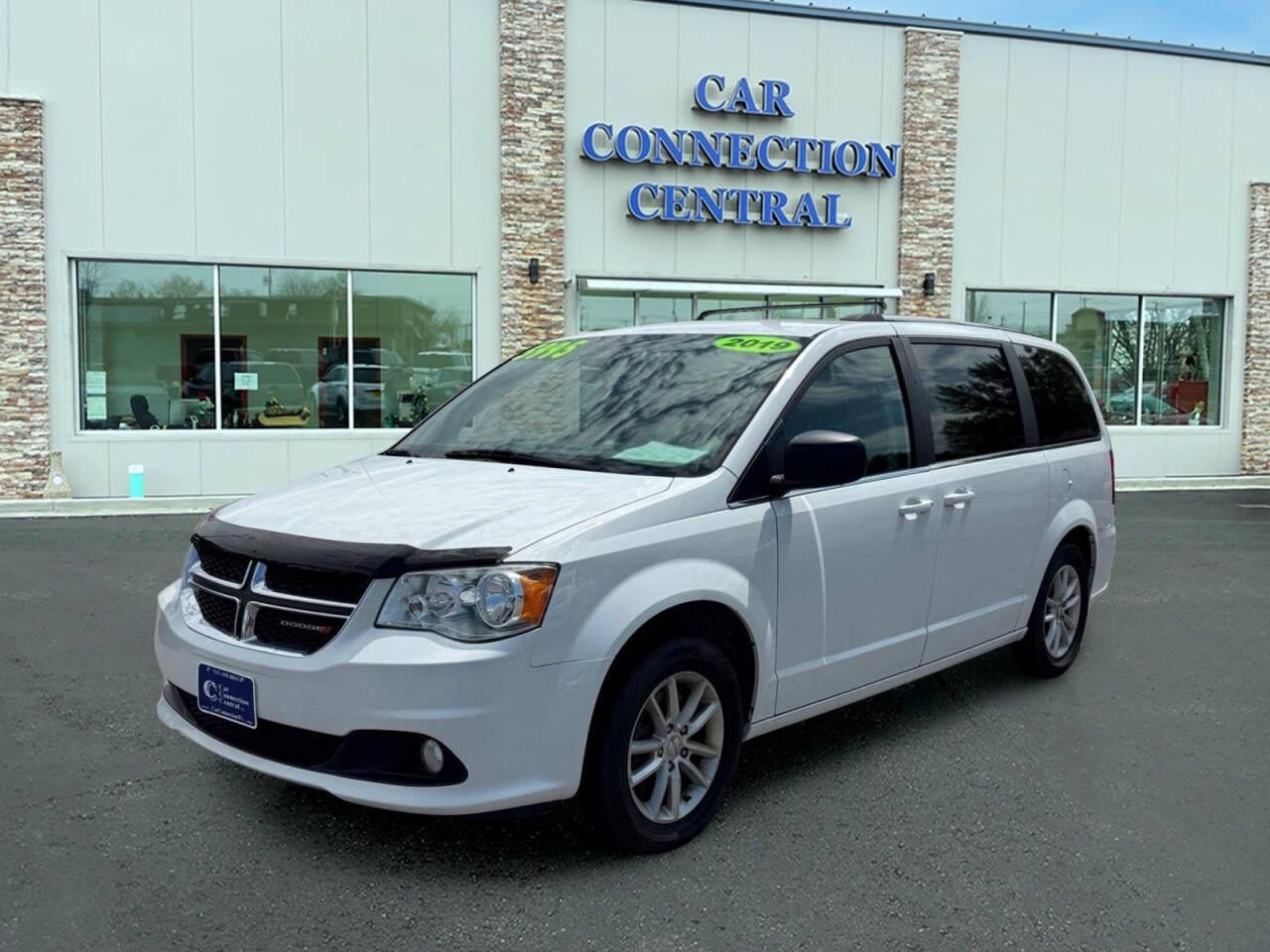 White 2019 Dodge Grand Caravan SXT SXT 4dr Mini-Van 1