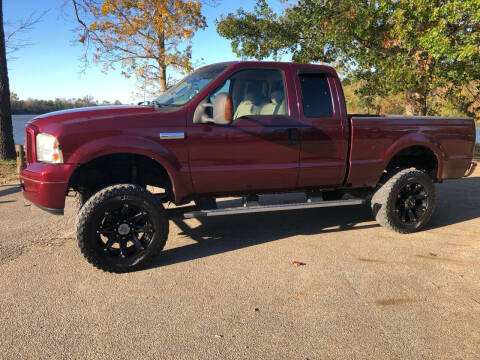 2005 Ford F-250 Super Duty for sale at Monroe Auto's, LLC in Parsons TN