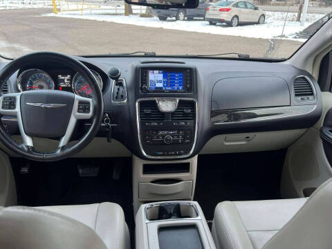 2012 Chrysler Town and Country Touring