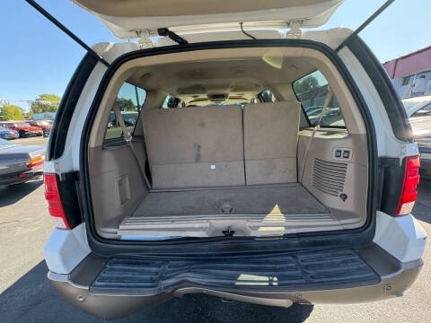 2004 Ford Expedition Eddie Bauer