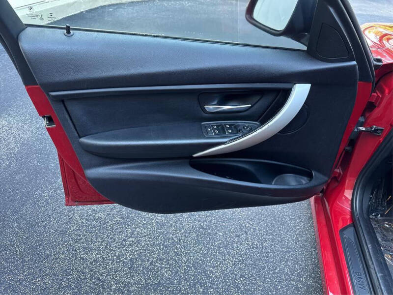 2016 BMW 3 Series 320i