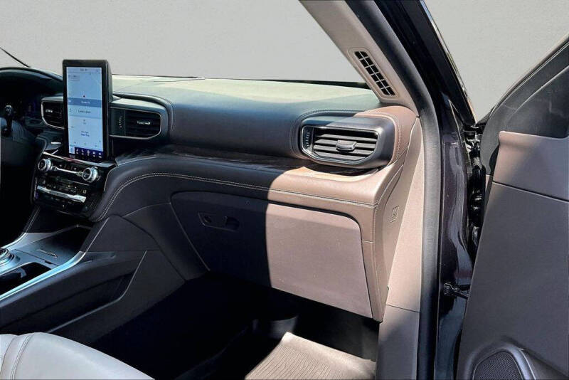 2021 Ford Explorer Platinum