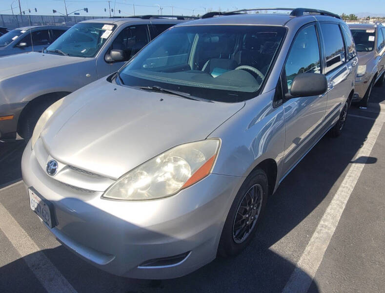 2008 Toyota Sienna null photo 1