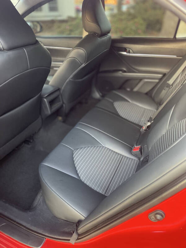 2020 Toyota Camry SE