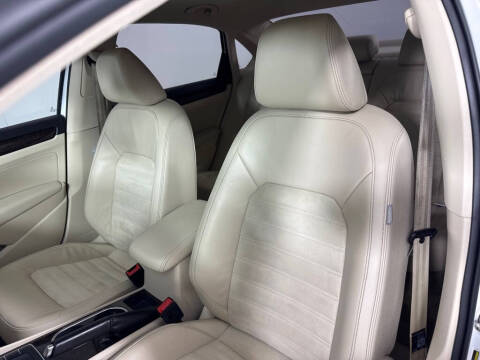 2015 Volkswagen Passat 1.8T SEL Premium