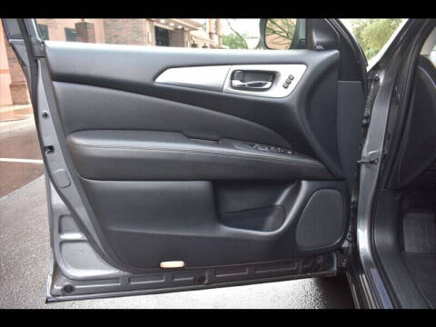 2019 Nissan Pathfinder SL