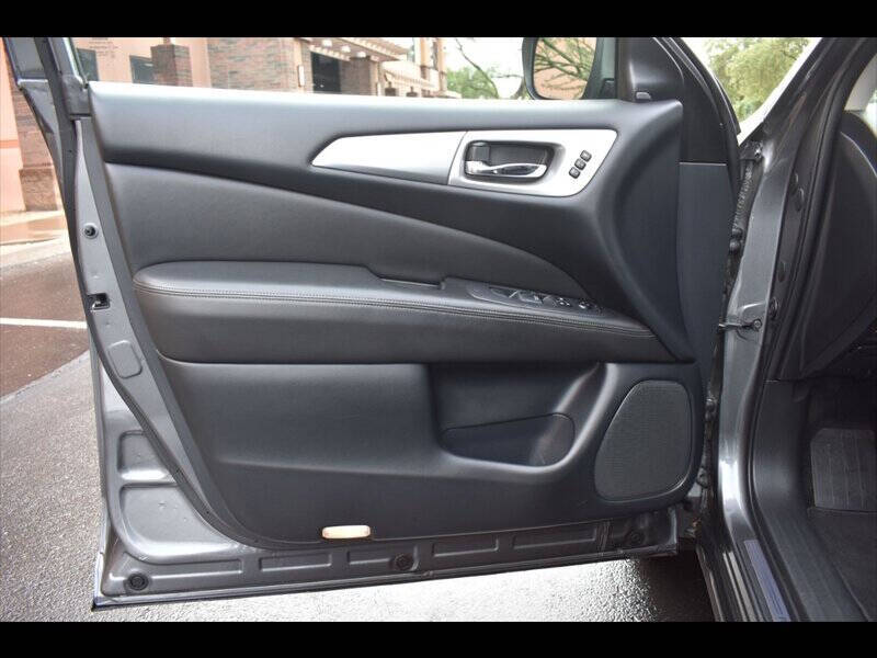 2019 Nissan Pathfinder SL