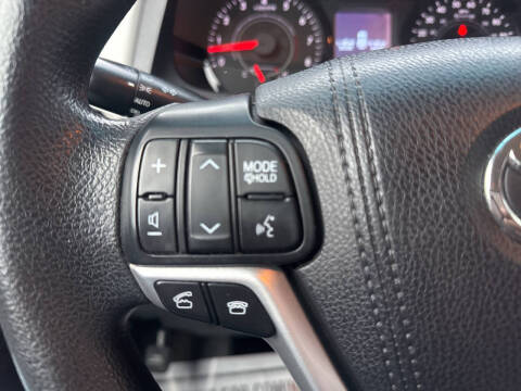 2015 Toyota Sienna LE 7-Passenger Auto Access Seat