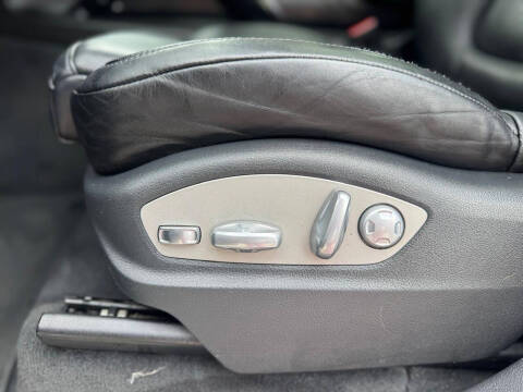 2017 Porsche Cayenne Platinum Edition