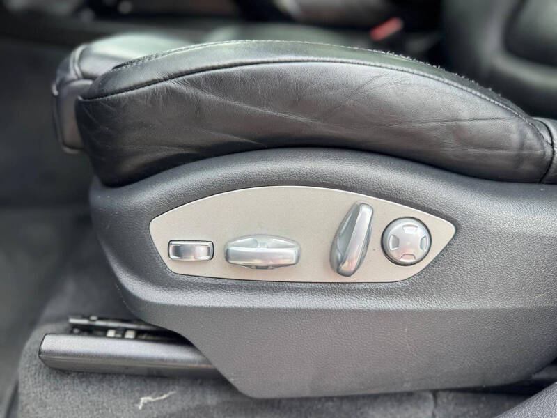 2017 Porsche Cayenne Platinum Edition