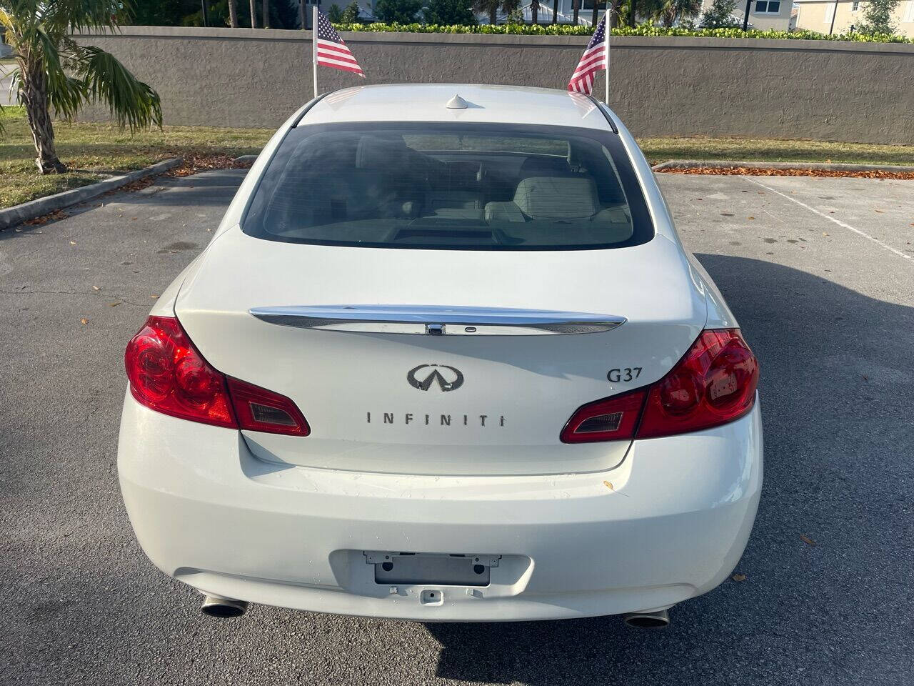 2011 INFINITI G37 Sedan - $7,995