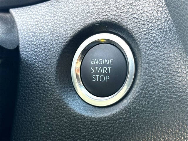 2025 Toyota Corolla Hatchback SE