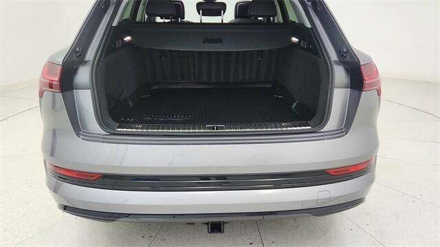 2022 Audi e-tron quattro Premium Plus