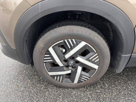 2025 Nissan Kicks SV