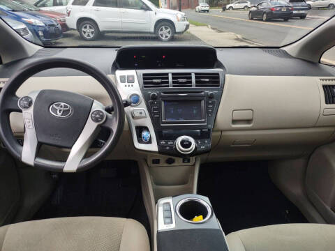2012 Toyota Prius v Five
