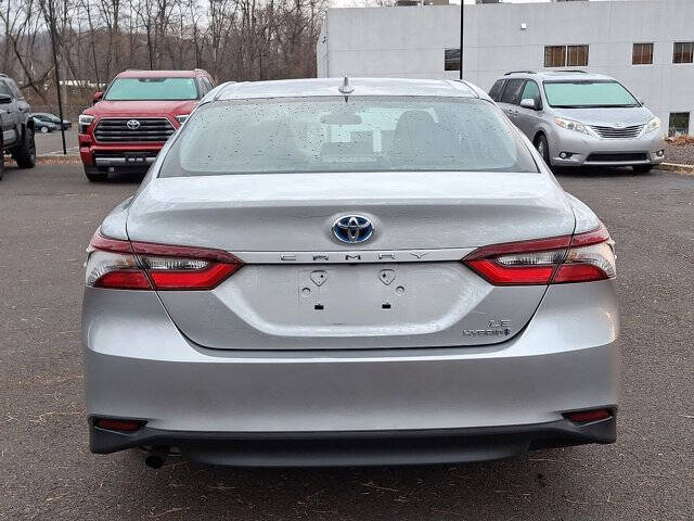 2021 Toyota Camry Hybrid LE