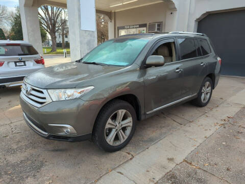 2011 Toyota Highlander for sale at ROBINSON AUTO BROKERS in Dallas NC