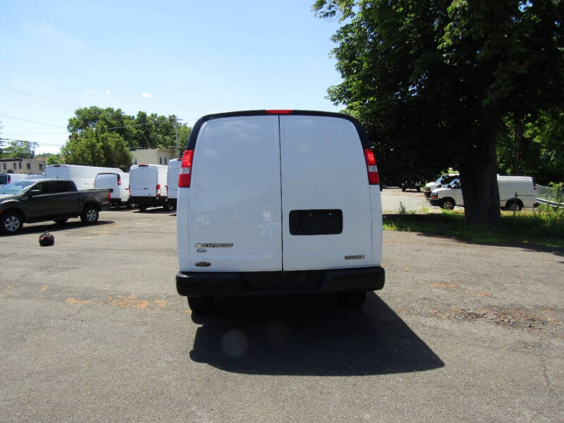 2021 Chevrolet Express 2500