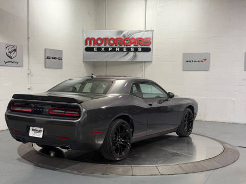 2018 Dodge Challenger SXT Plus
