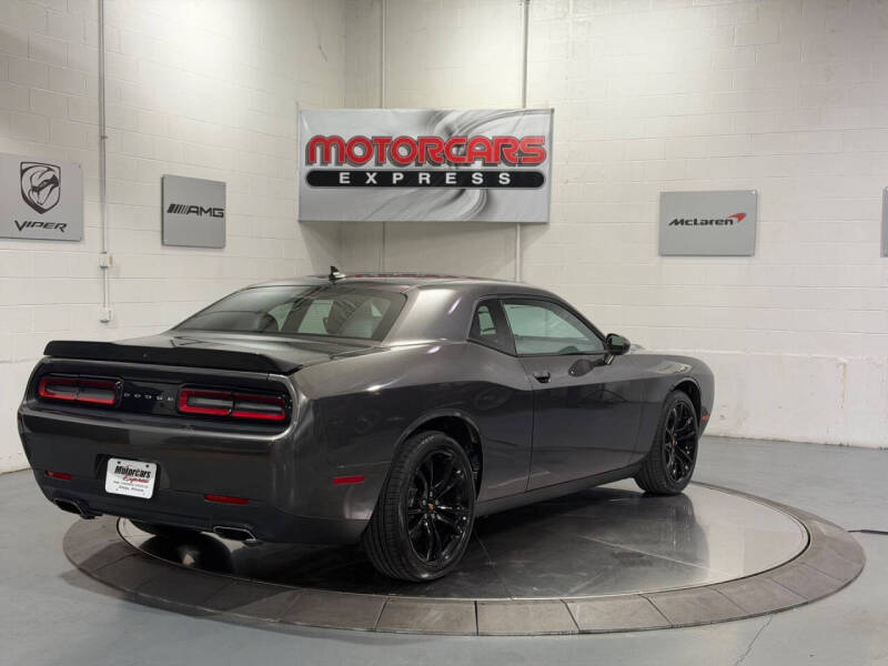 2018 Dodge Challenger SXT Plus