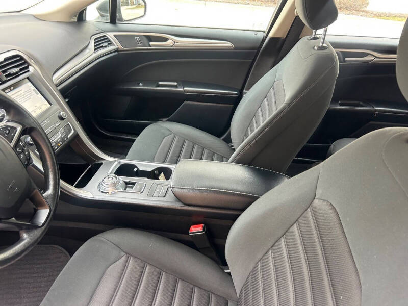 2019 Ford Fusion Hybrid SE