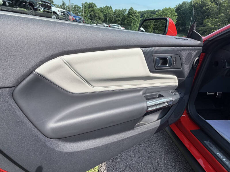 2024 Ford Mustang EcoBoost Premium