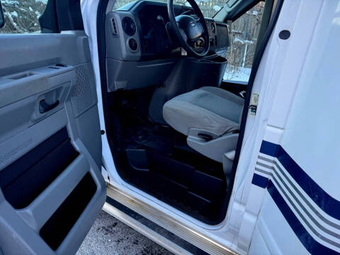 2017 Ford E-450