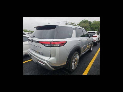 2023 Nissan Pathfinder Platinum