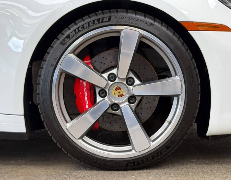 2024 Porsche 911 Targa 4S